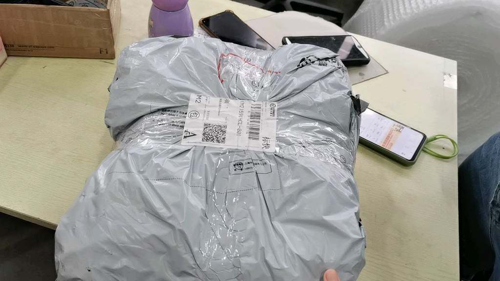 hushme开箱视频主动静音降噪背书神器一个人的ktv