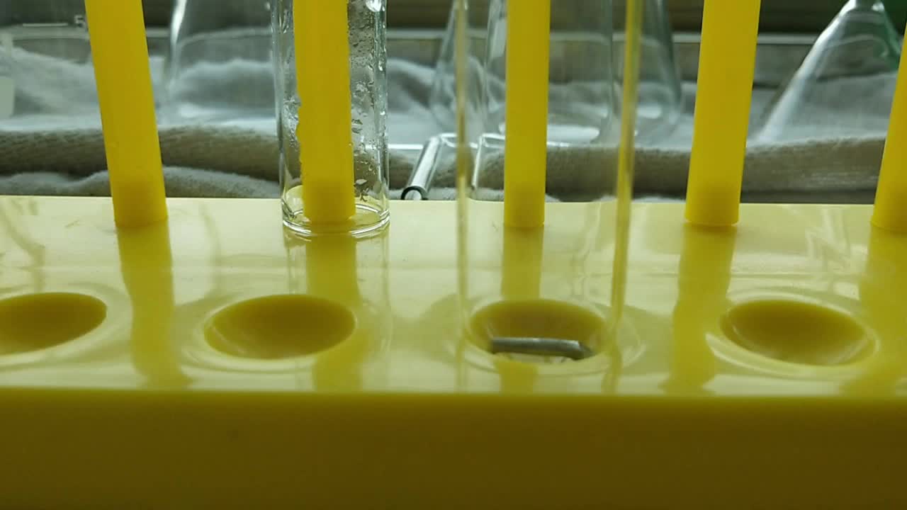 铝与盐酸反应过程4倍速