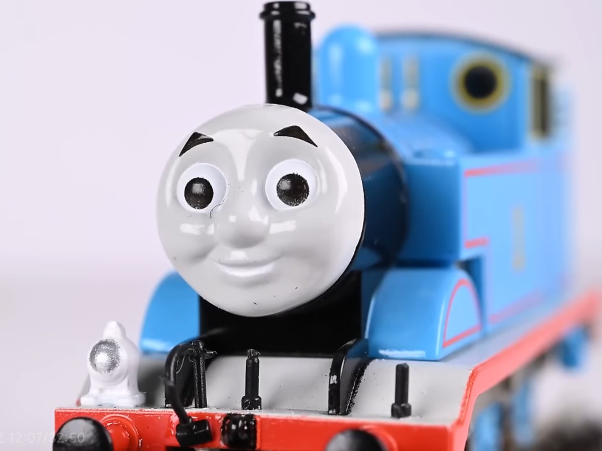 原up主开箱上轨展示百万城n比例托马斯视频搬运～this tiny thomas