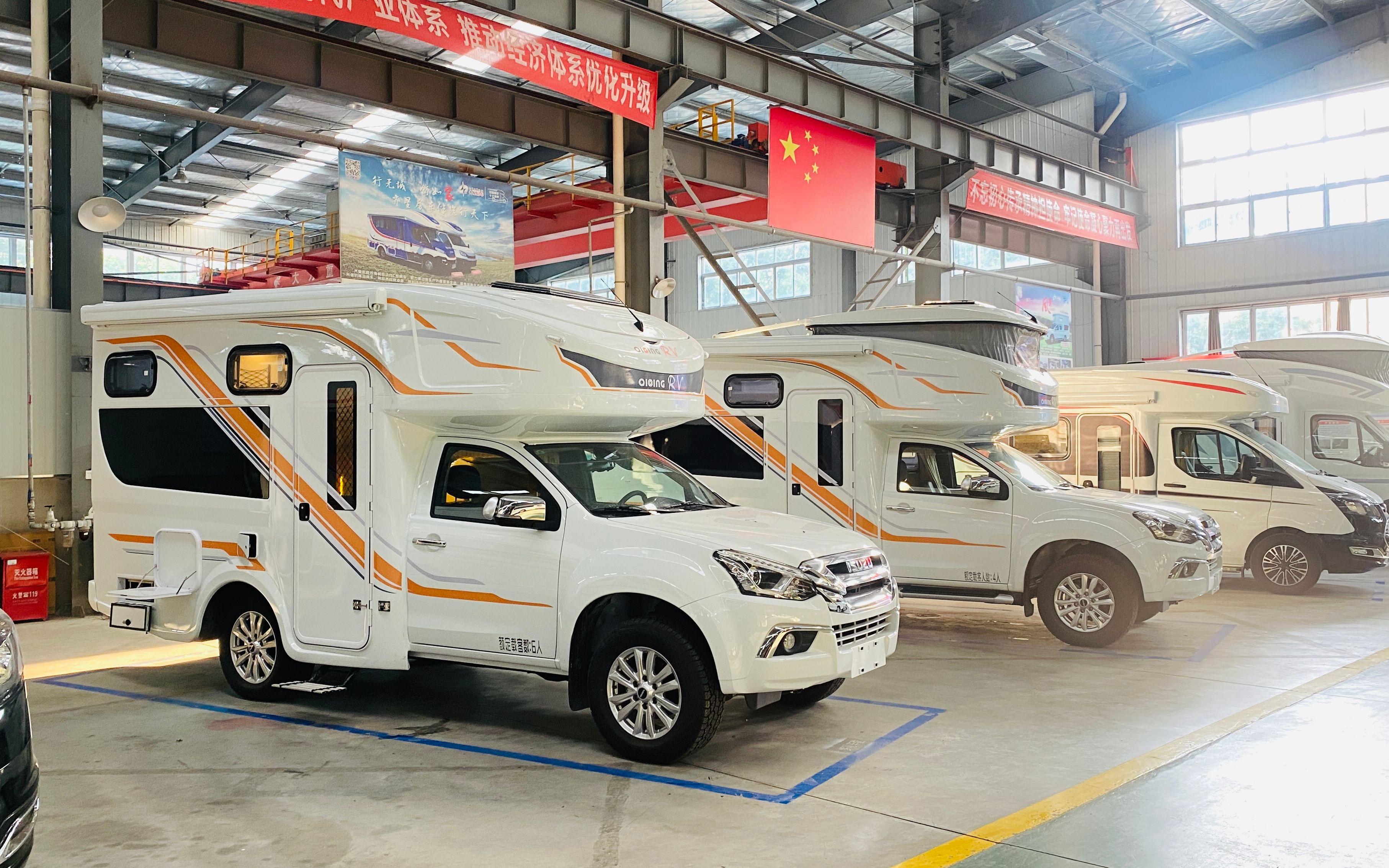 五十铃单排越野房车,定制六座布局上线,额头床可升顶,配置拉满