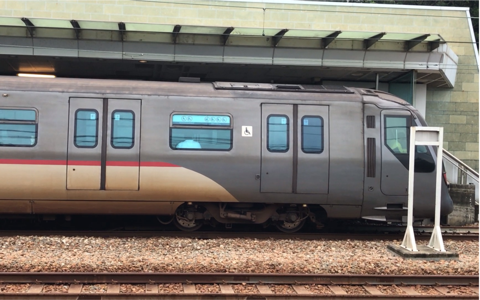 【宵宮不愛我】【港鐵】東涌綫caf-trainv608/v808車欣澳出站駛離