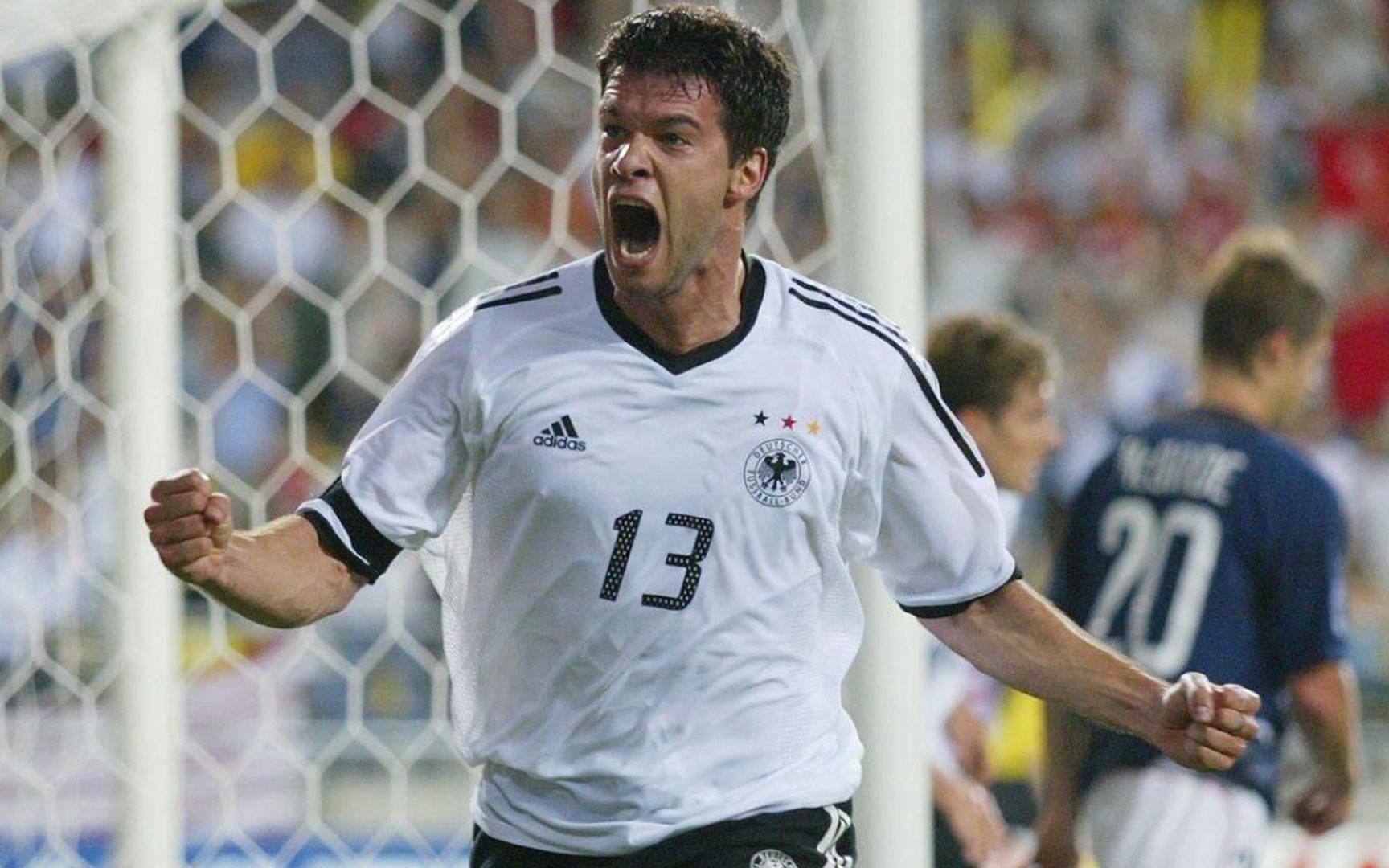 德国队黑暗中的脊梁!回顾02世界杯半决赛,铁血巴拉克干掉韩国黑哨队