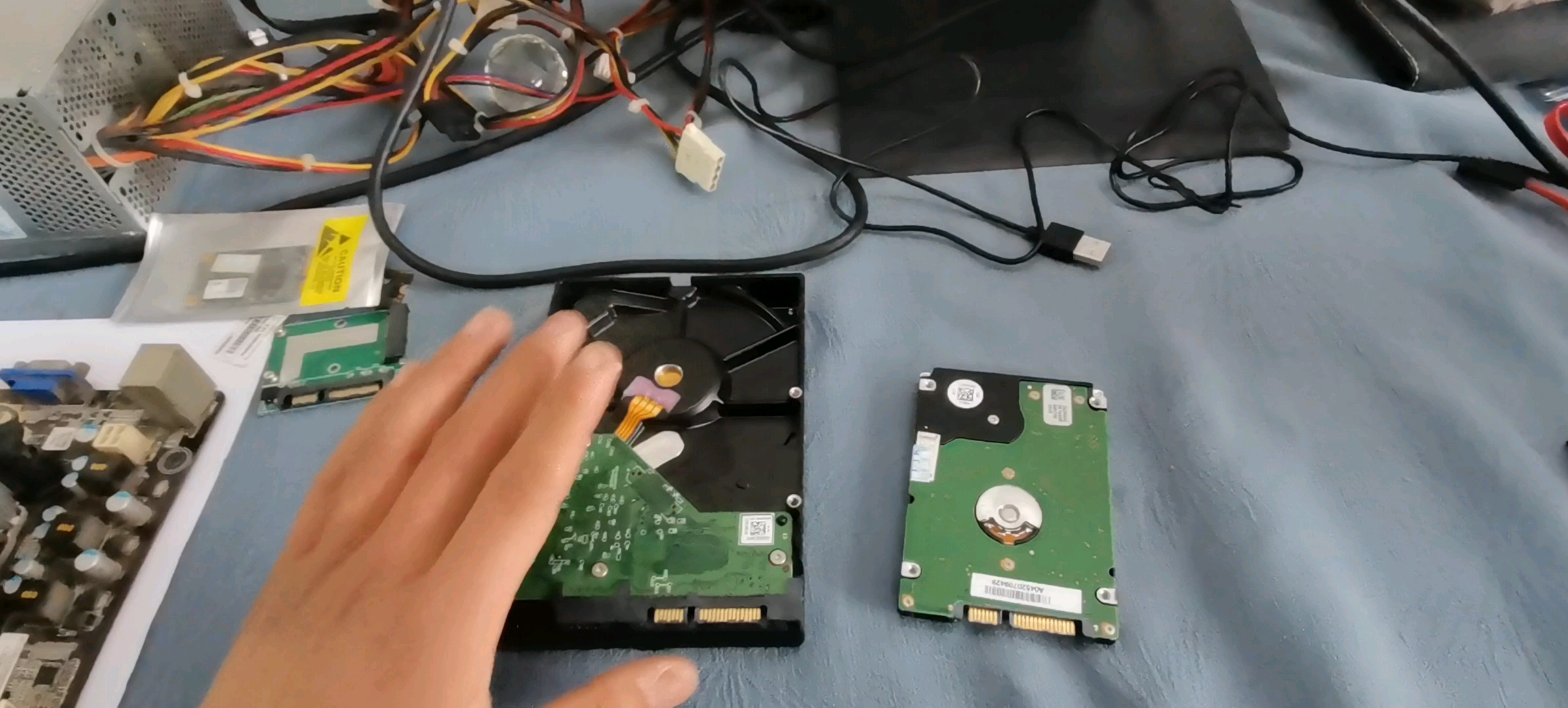 电脑换硬盘，电脑换硬盘重装系统多少钱