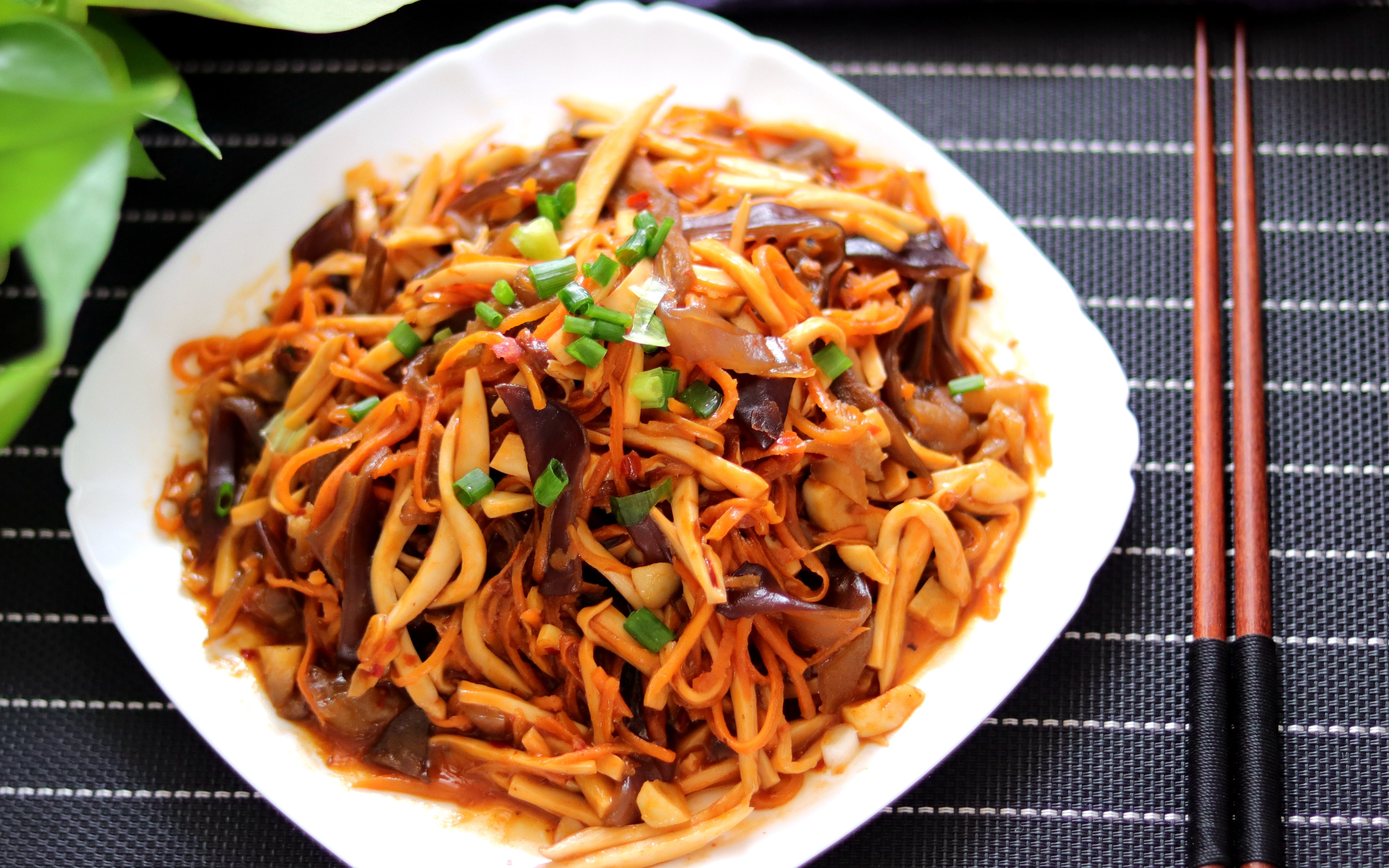 厨师长教你"鱼香肉丝"的老式做法,味道很赞,值得学习_哔哩哔哩 (゜-゜