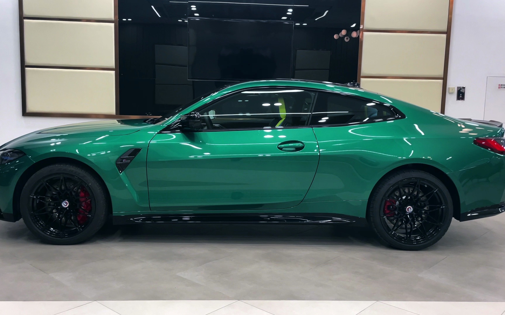 曼岛绿的宝马m4才是最帅的!不接受反驳!