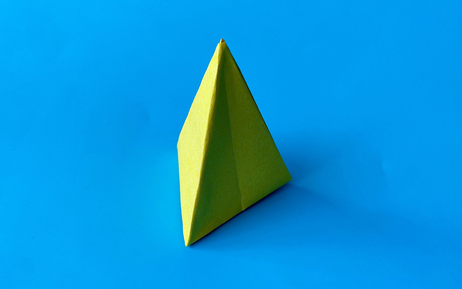 三棱锥折纸图片