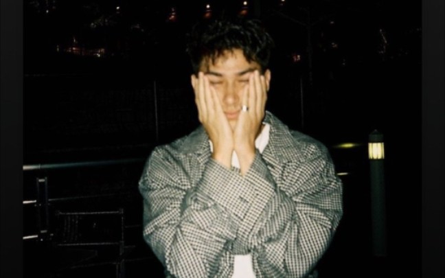 米卡mikahashizume一只吭歌的小可爱