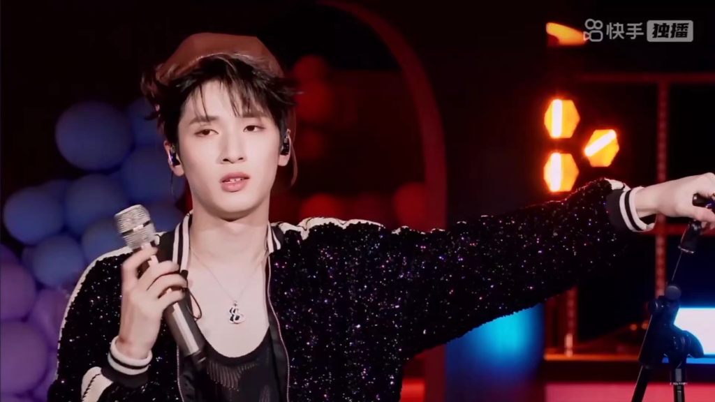 严浩翔19岁生日直播 夏末严欢