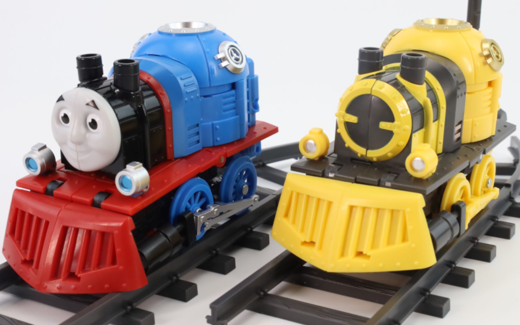 "蒸汽时代"托马斯小火车 钢铁之心大黄蜂 定格变形演示