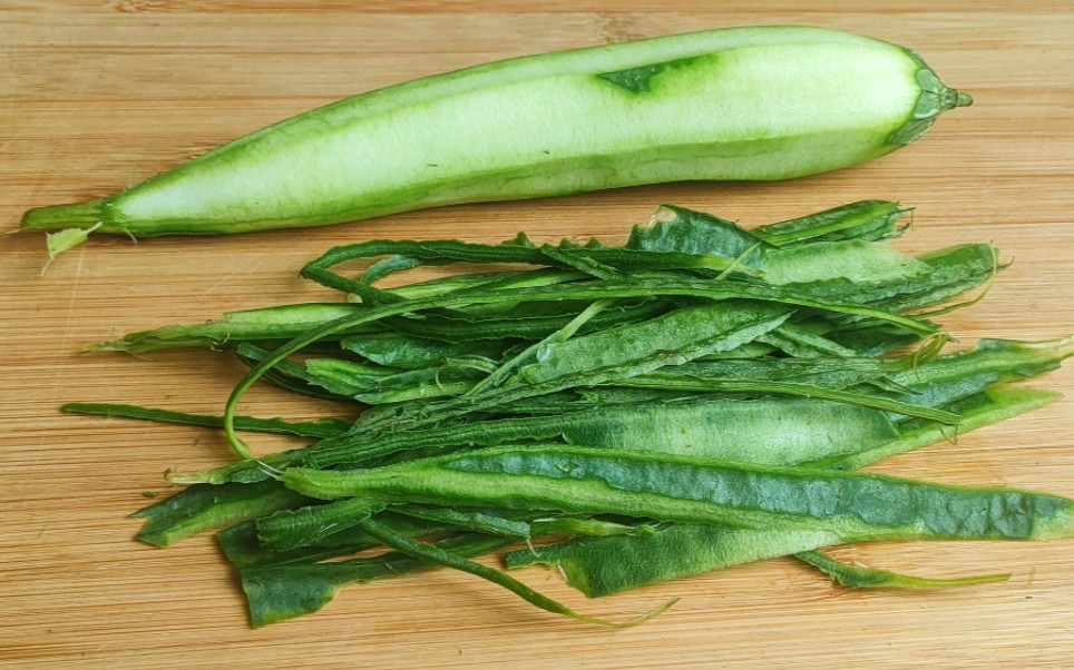 丝瓜皮的功效与作用(丝瓜皮的功效与作用,美白祛斑,清热解毒)