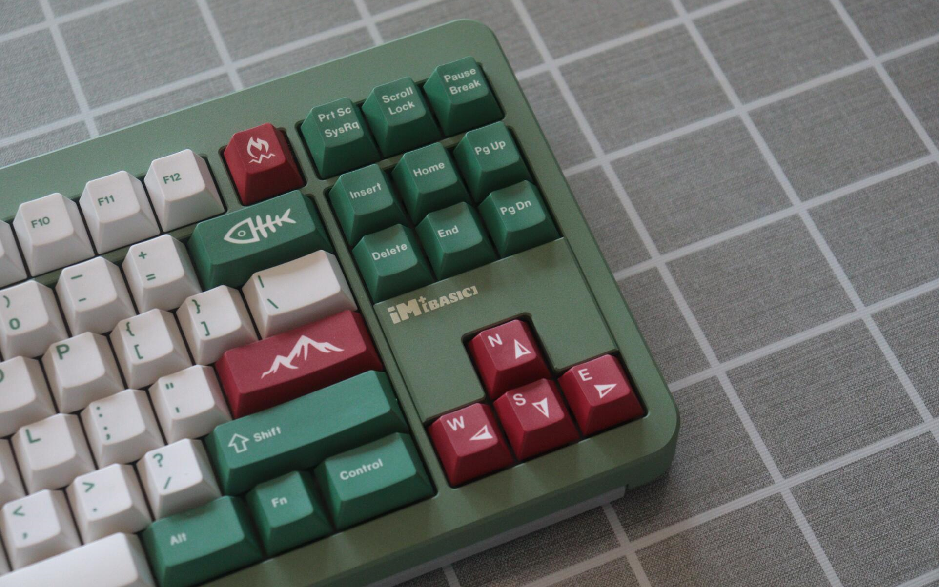 【客制化键盘组装】有一种野性的美——matrix im [basic]牛油果_哔哩