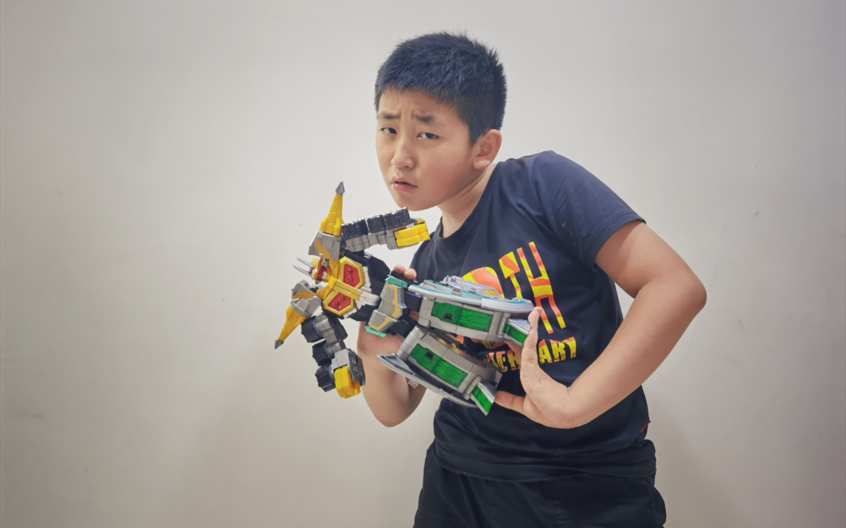 星球战击王 把玩体验极佳 除了没有武器