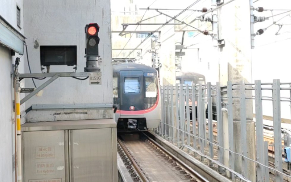 2024年2月18日,香港地铁南港岛线dkz50型电客车(s-train型电客车)金钟