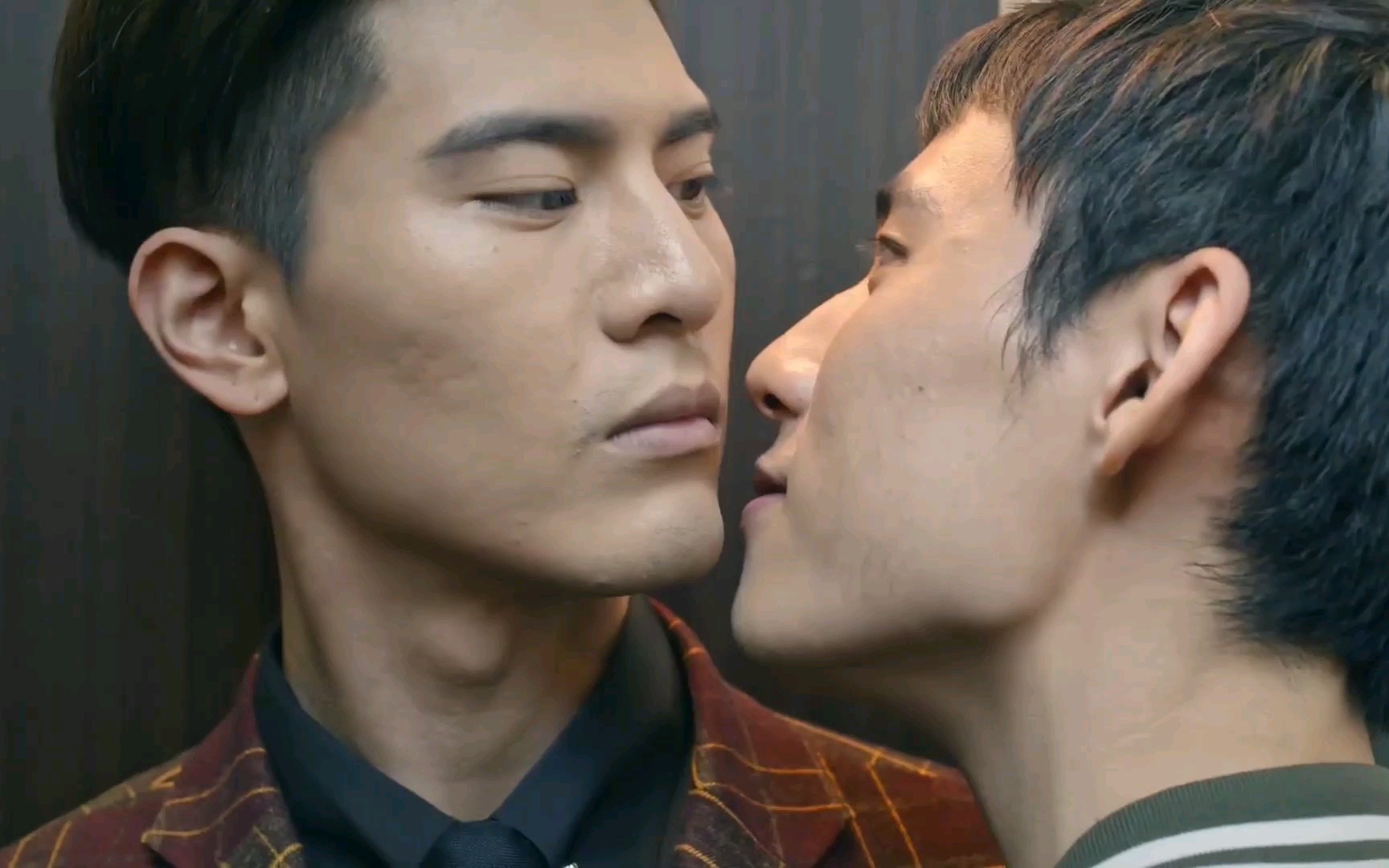 【圈套】history3 之 现在只剩你跟我了 你的耳朵红了诶!(电梯)