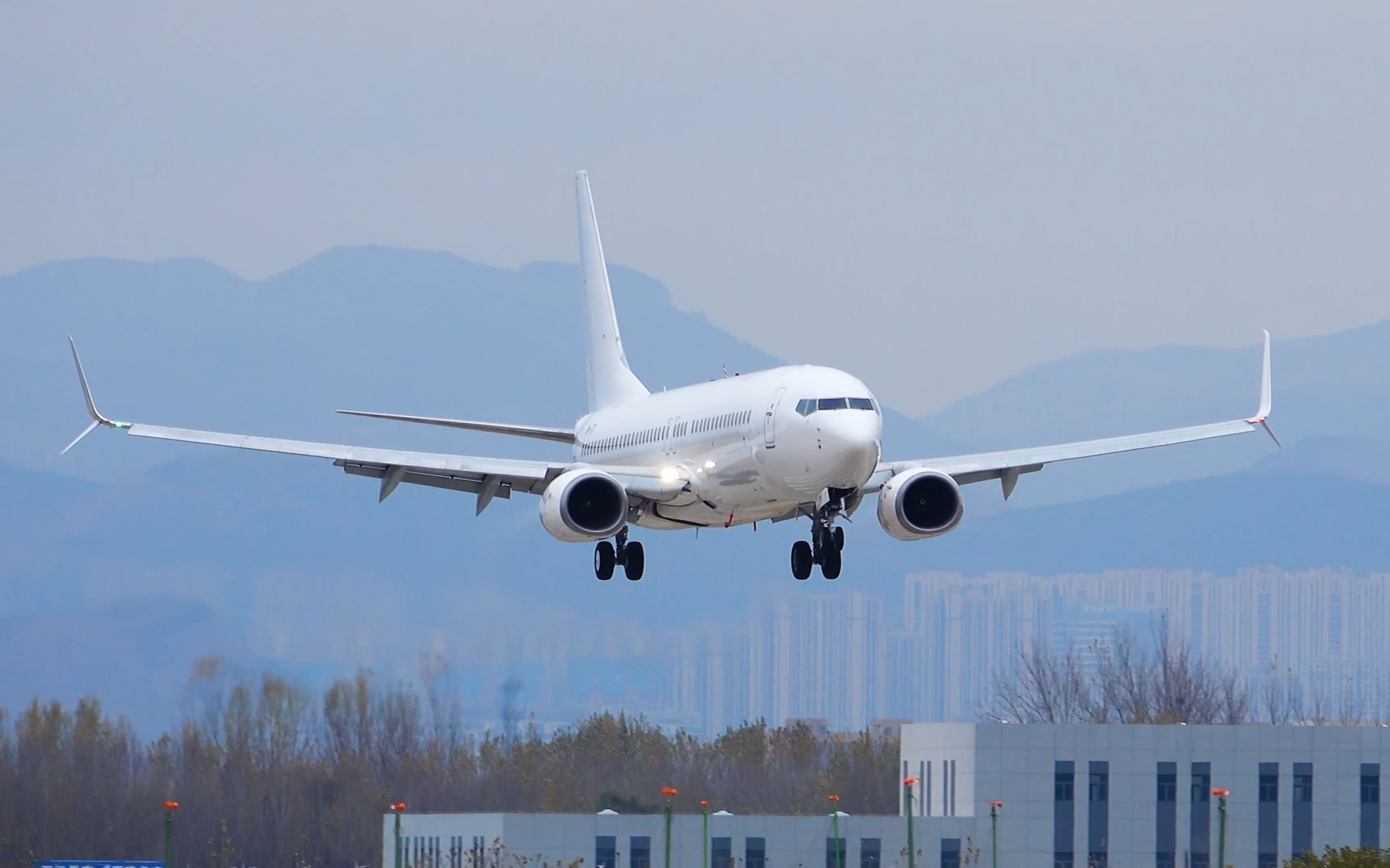 波音737-800中型机图片