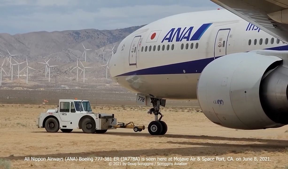 飛機墳場中即將被拆解的全日空777