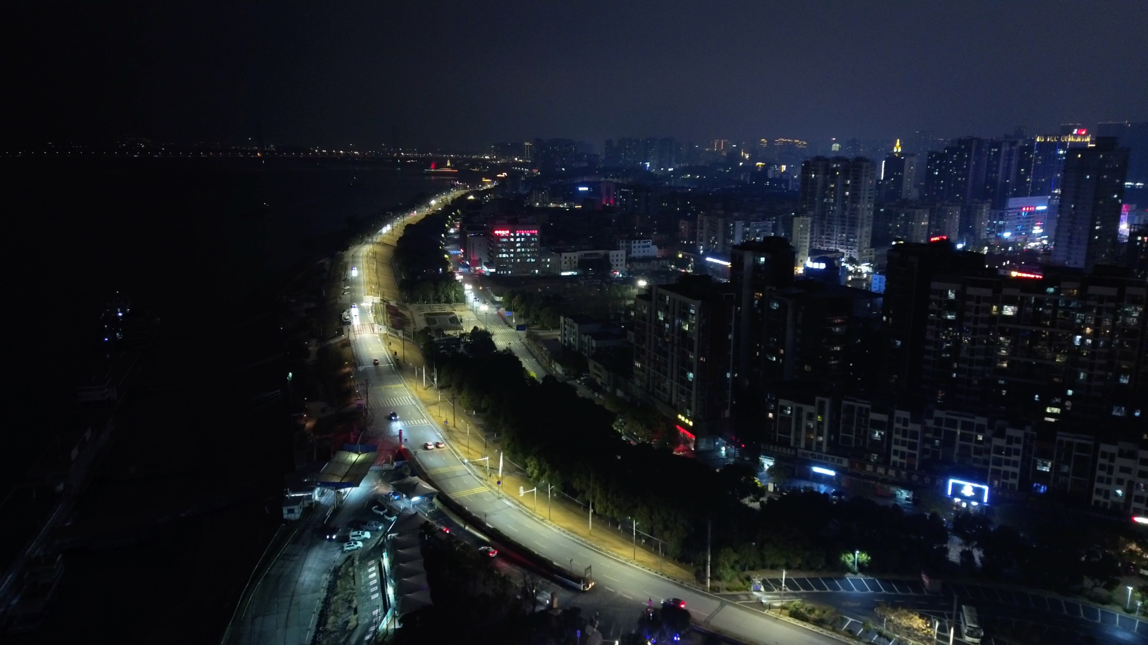 荆州沙市区长江堤边大疆夜拍