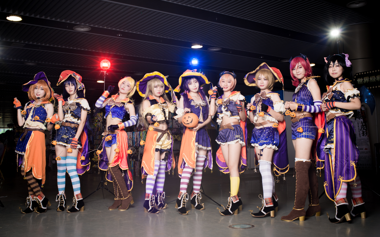 三连跳我们的live因你们的欢呼而存在!首个漫展现场