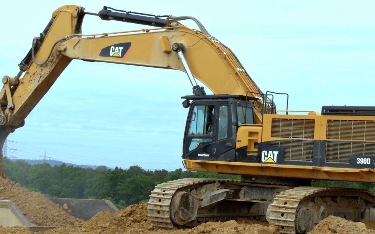cat 390d挖掘机施工