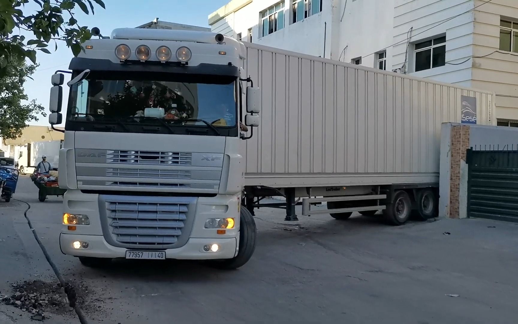 老款达夫xf卡车