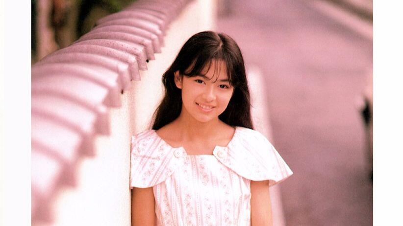 Amazon.co.jp: 後藤久美子 写真集 はじめて-みつ め て 初版