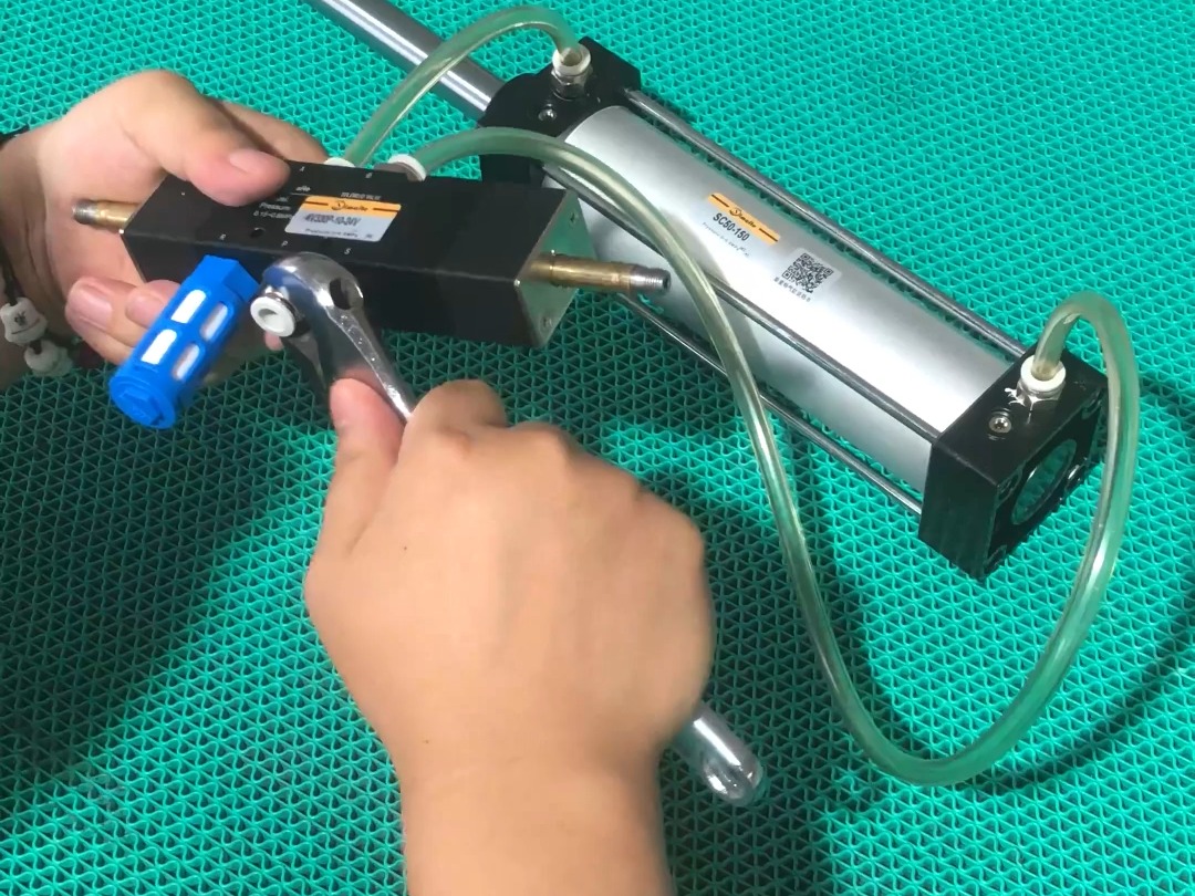 使用气缸:减少磨损,提升效率