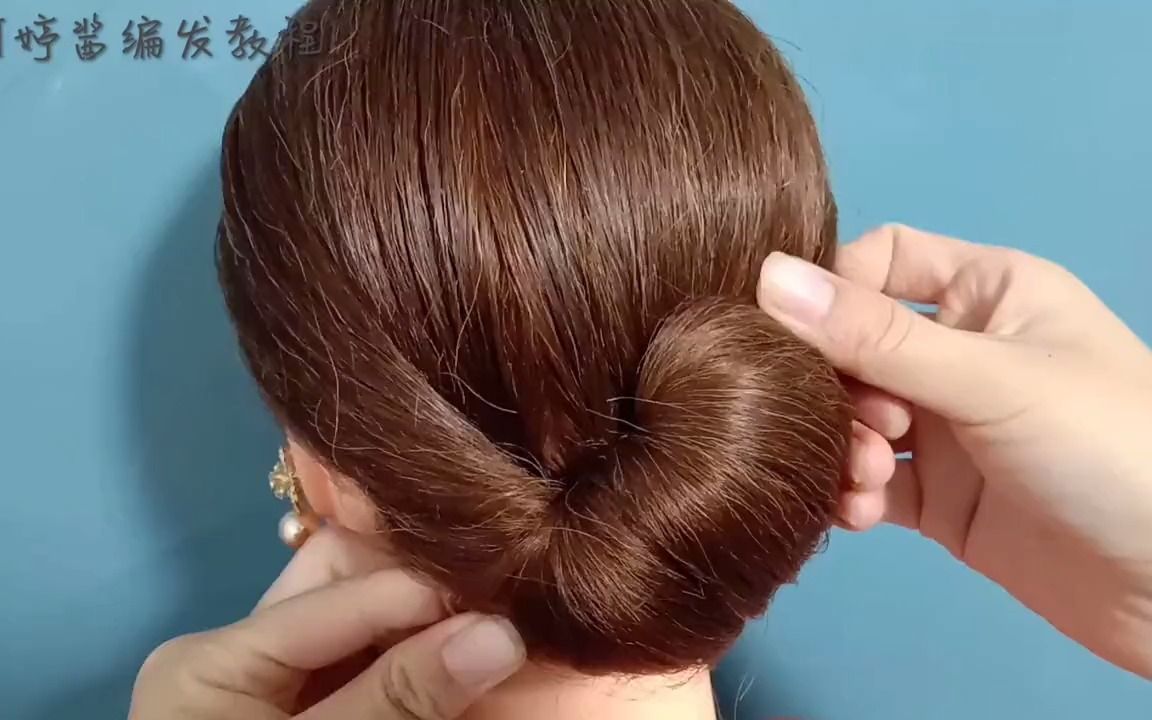 简单旗袍发型的扎法图片