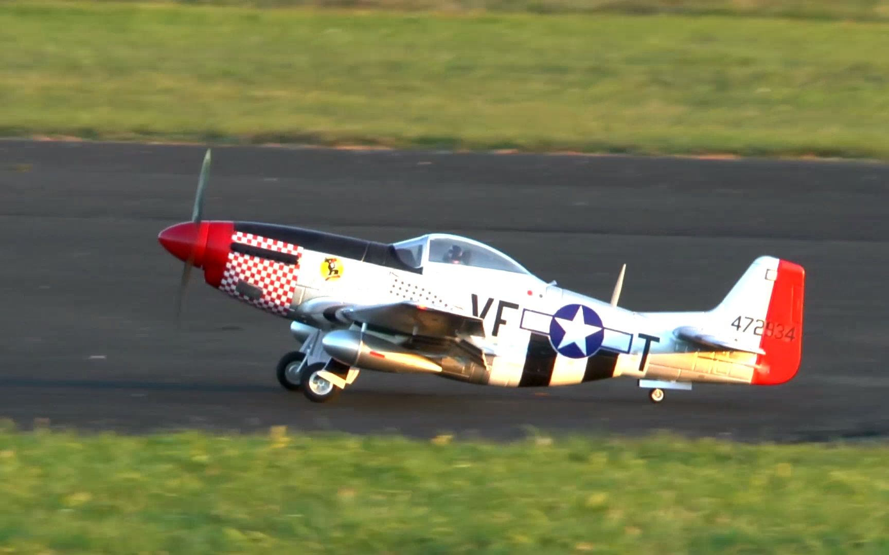 [图]FMS P-51野马漂亮降落锦集