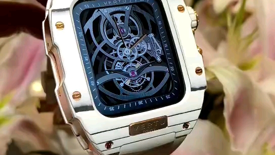 新款vertu高奢智能手表,具备ip68级防水,实时心率,运动,睡眠监控,引领