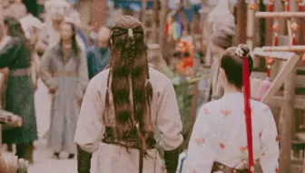 “我要凭这暗夜里的光，还它与一曲长歌相望”