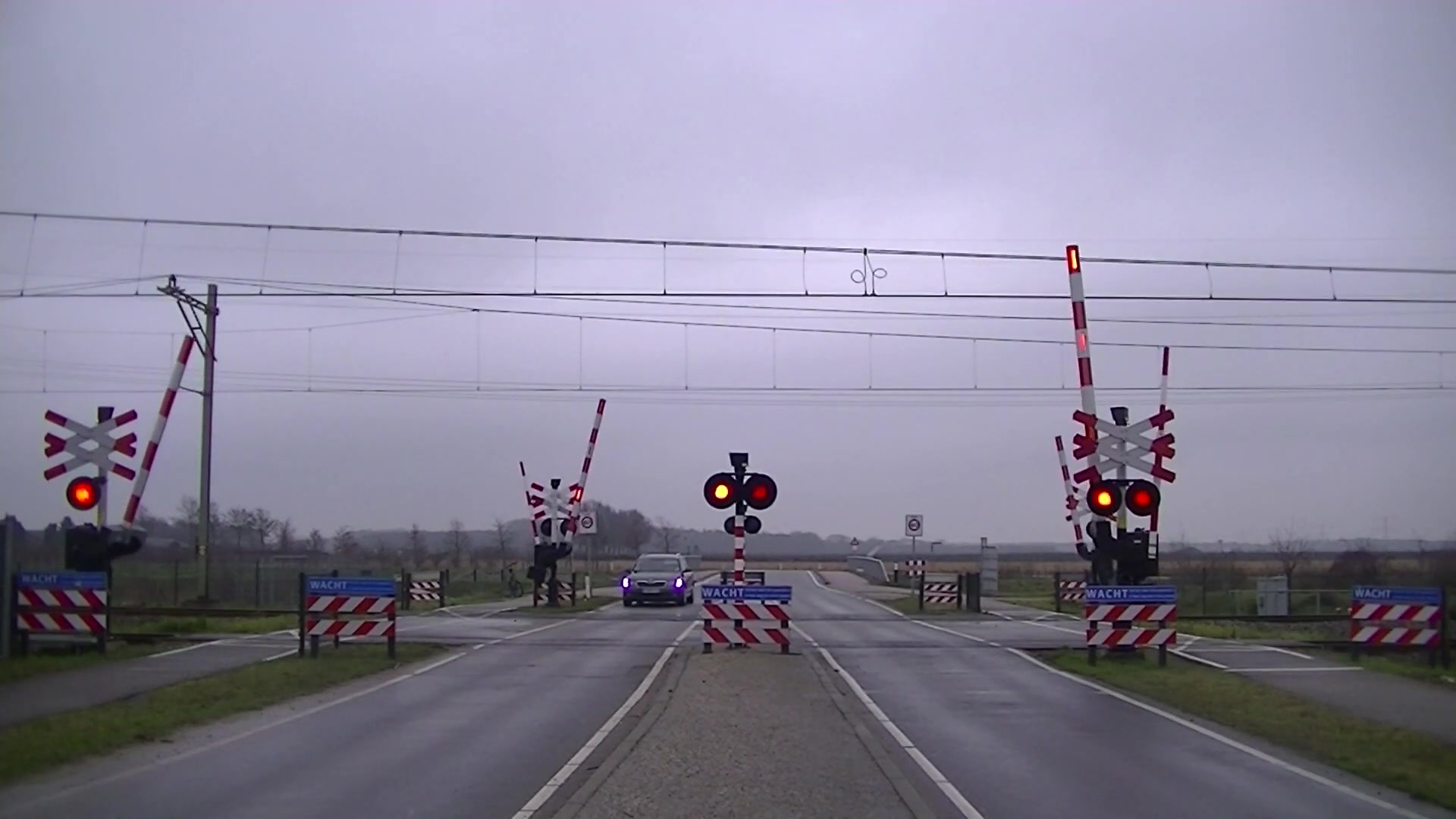 荷兰铁路交叉口图片