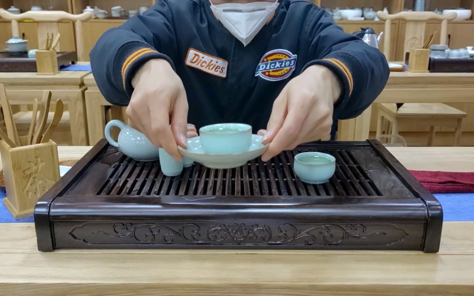 乌龙茶冲泡流程——茶艺课期末