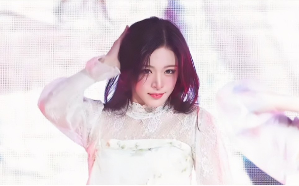 [图]月下微醺美人媚眼如丝！fromis_9李彩瑛《We Go+DM+Feel Good+Stay This Way》221123全场舞台饭拍