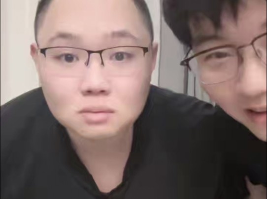 pdd现身宁狮狮直播间 准备复播