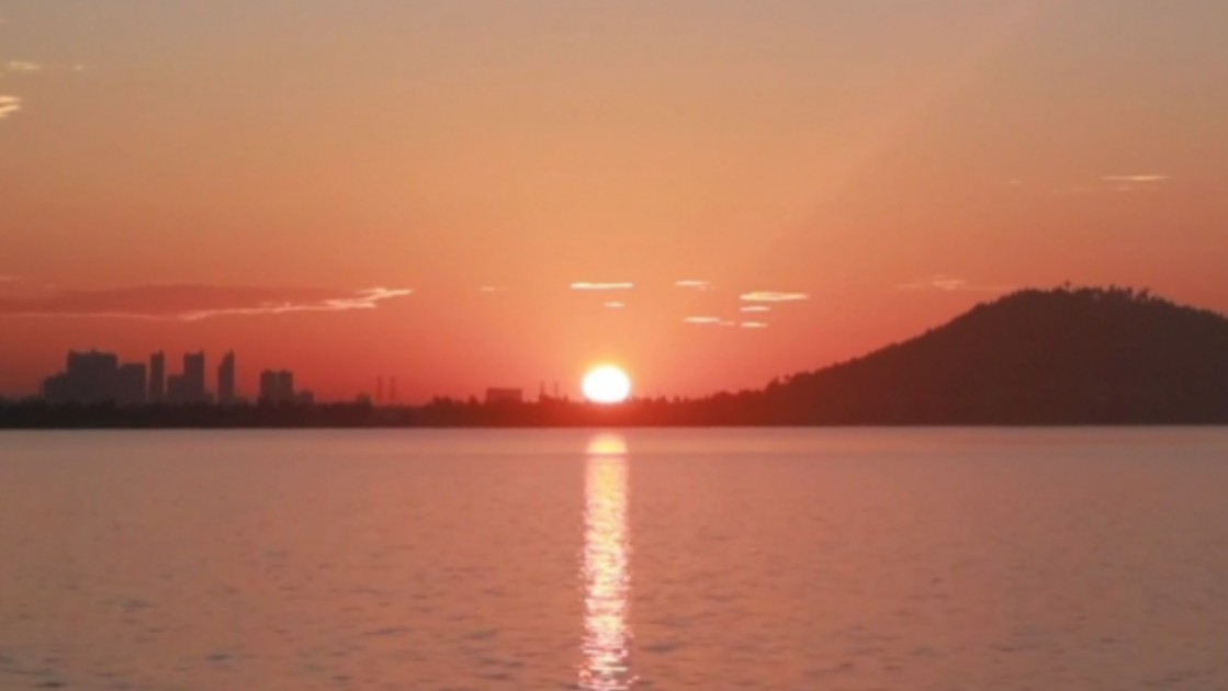 又一次东湖日出