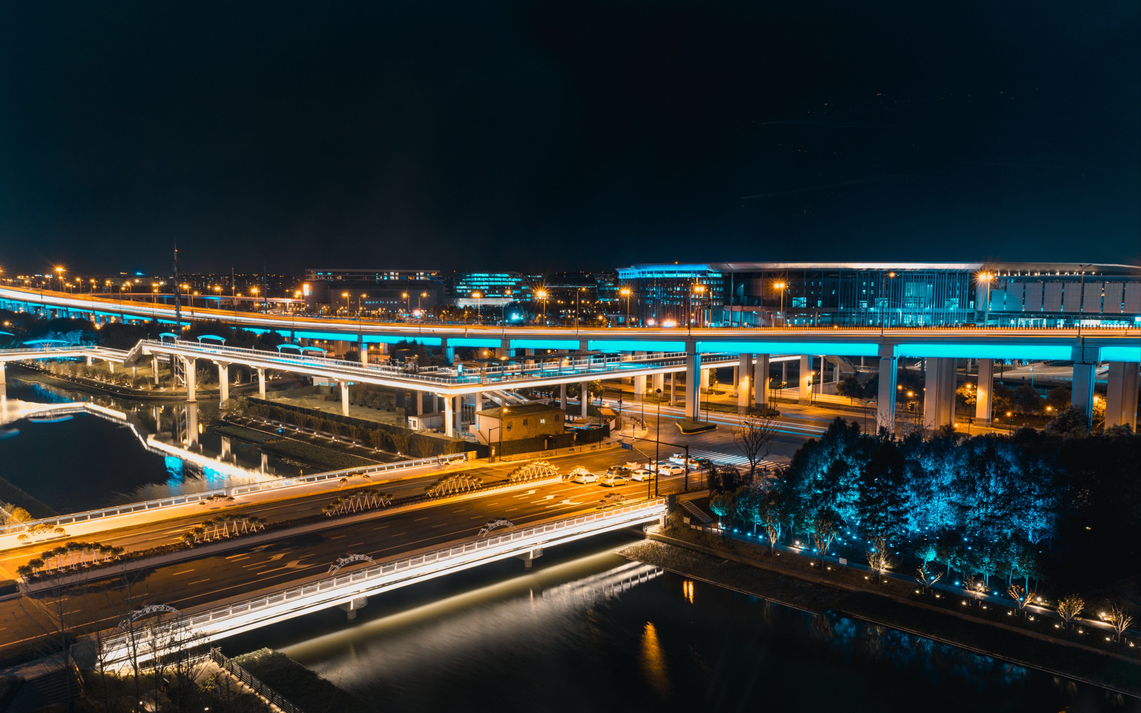 迎接进博会的大虹桥延时摄影