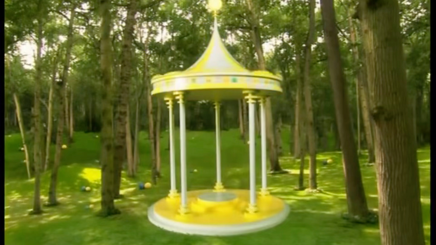 花园宝宝:唔西迪西见到海绵,亭子开始转动,那是玛卡巴卡的海绵