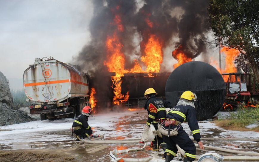 长沙油罐车爆炸事故图片
