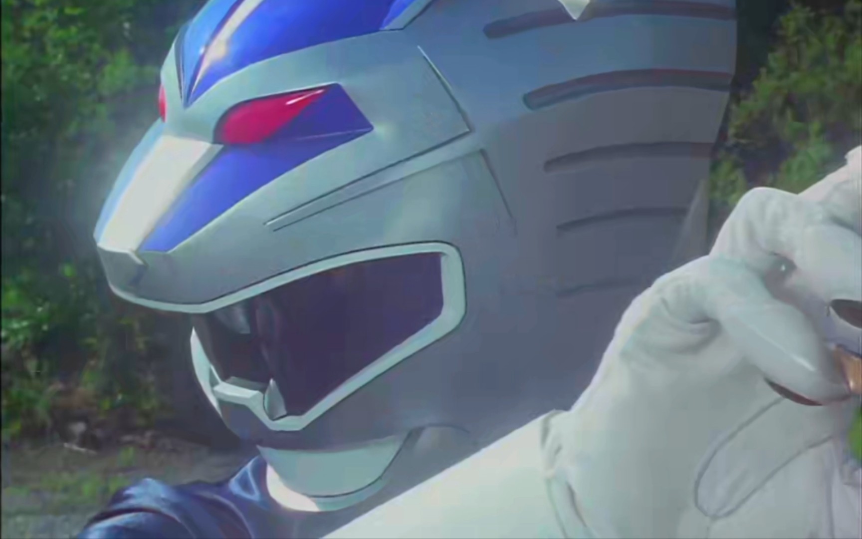 牙吠银首次变身唱名