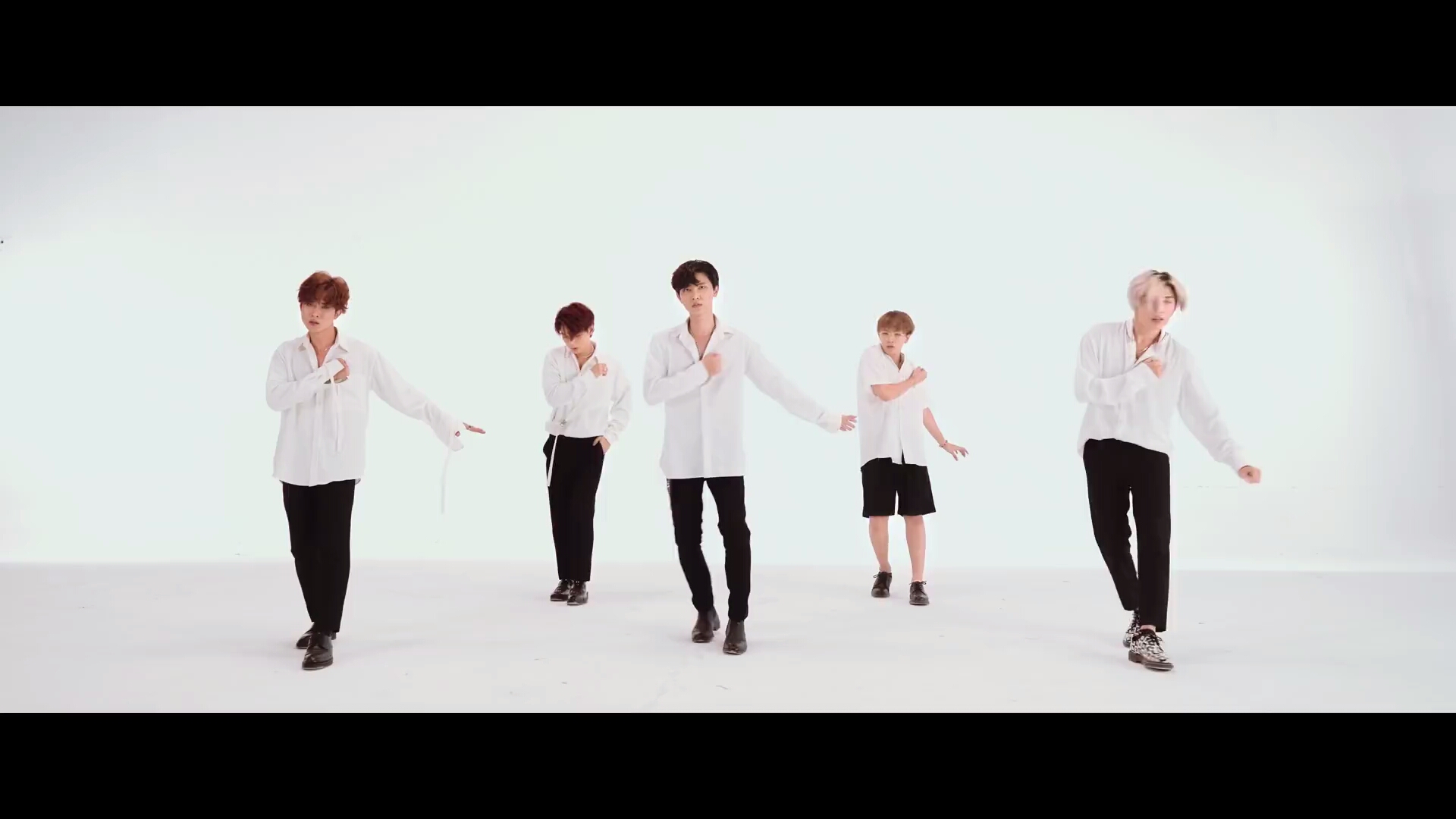 越南男团uni5sai舞蹈版