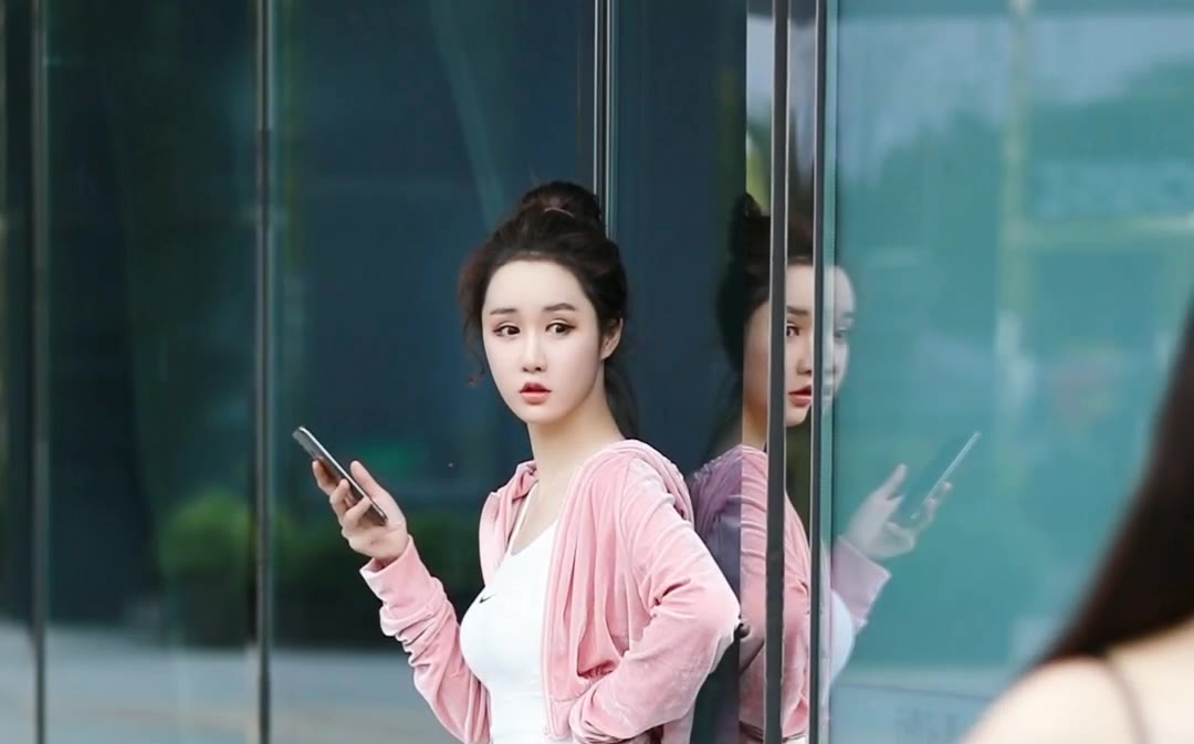 抬起头挺起腰告别小碎步气质就出来了