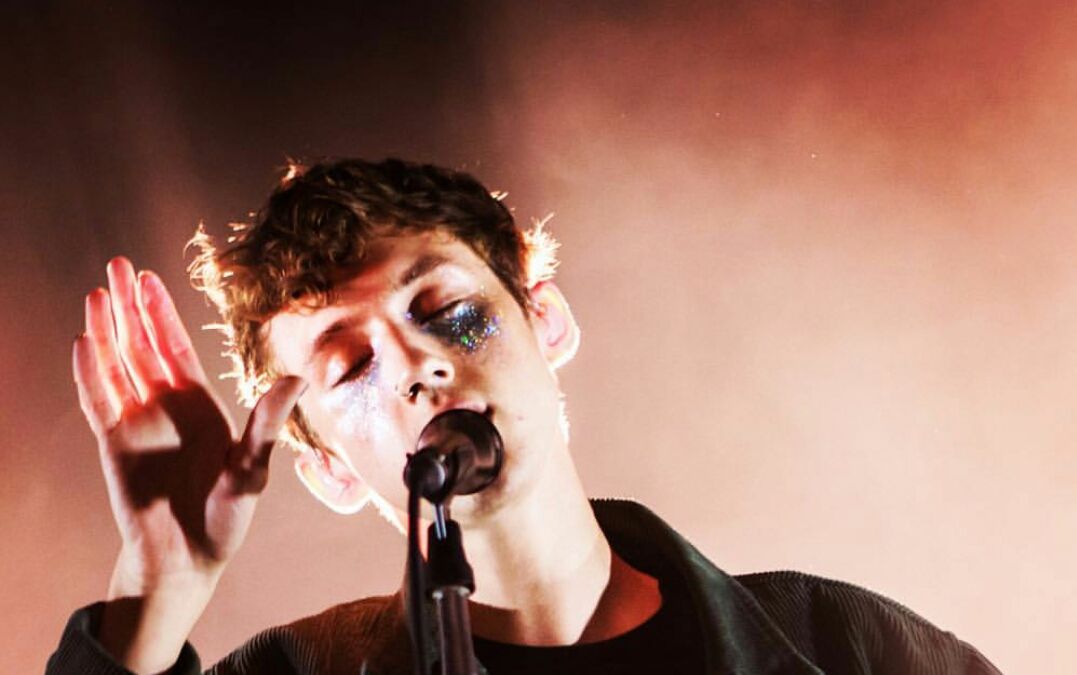 【troye sivan】比心