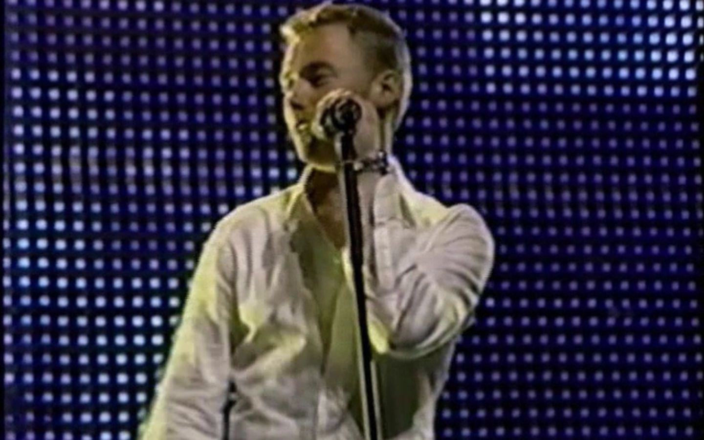 [图]罗南基汀 Ronan Keating - Medley 第一届 MTV亚洲音乐大奖 MTV Asia Awards 2002