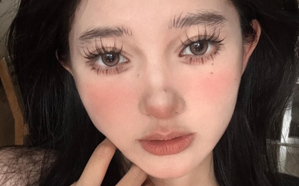 超有生命力的流动光感琥珀棕 | 像是在眼睛里加了显嫩滤镜