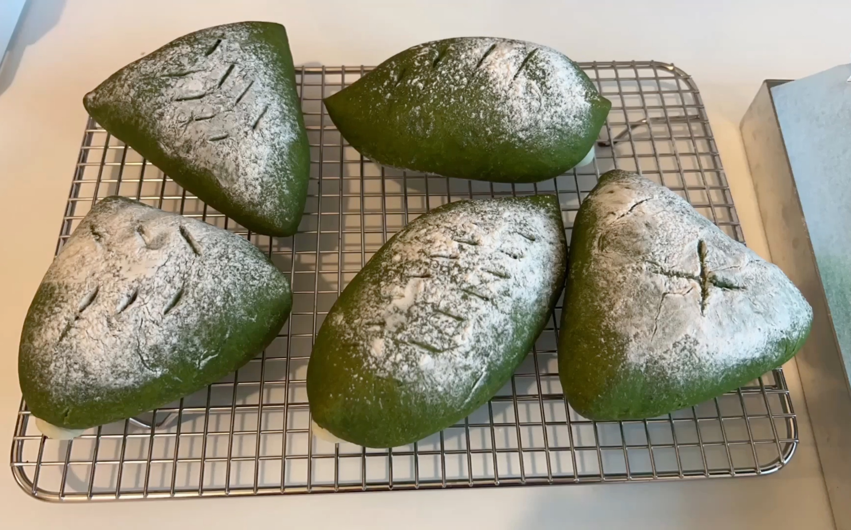 【抹茶红豆麻薯软欧包】 沉浸式制作