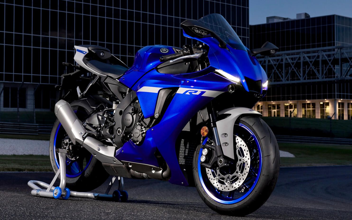 久别重逢,她说:别猴急,你先抽个签~ 雅马哈r1国内抽签发布