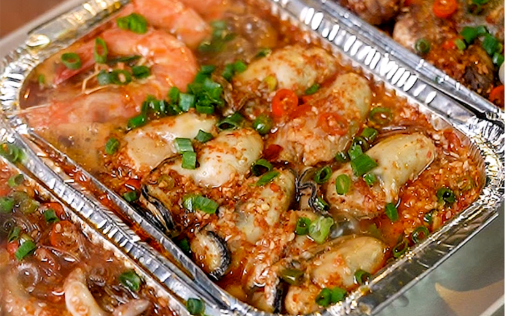 有一口平底锅就够了在家这样做锡纸海鲜粉好吃到起飞我是不是可以出摊