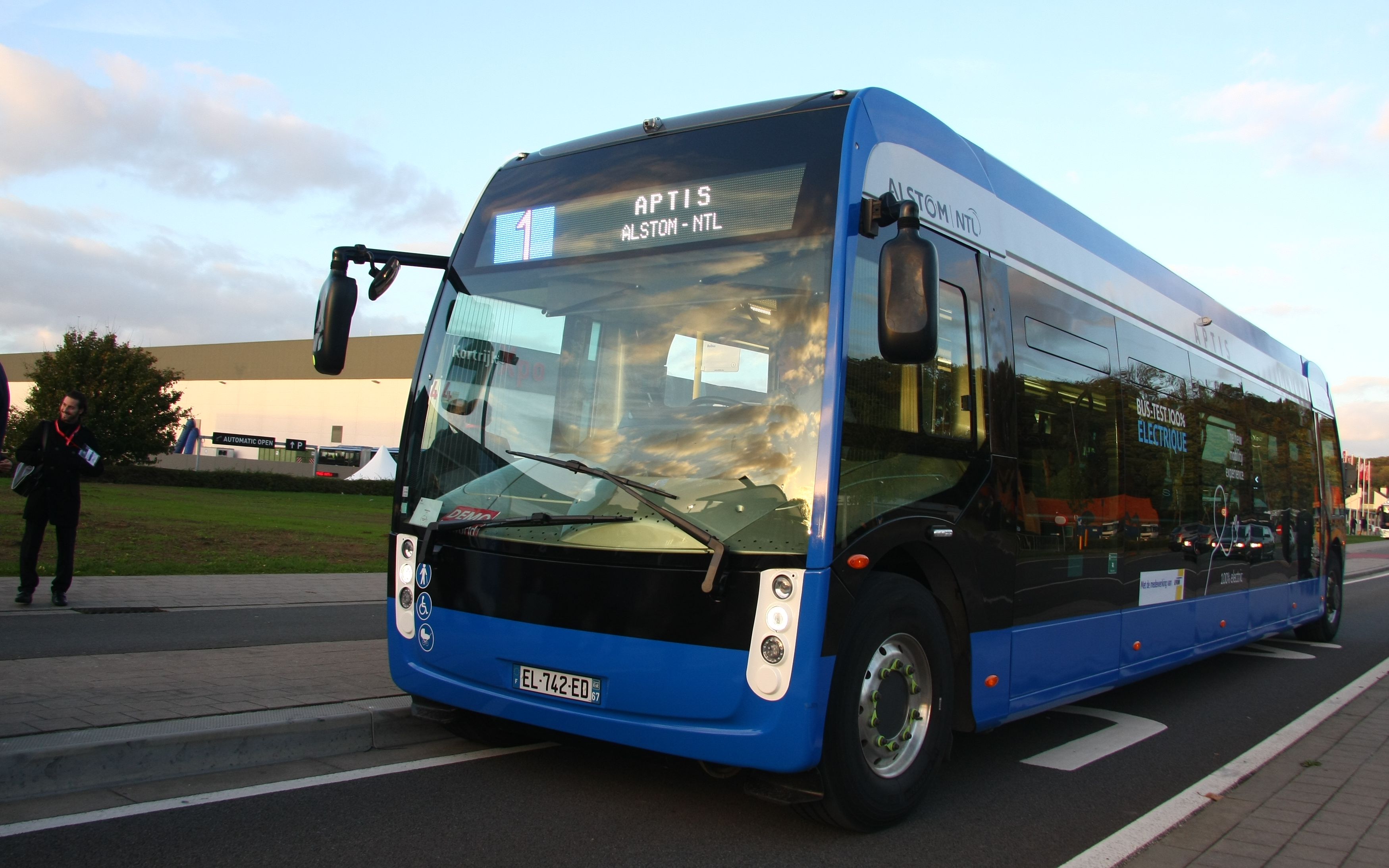 阿尔斯通aptis试乘 2017年世界客车博览会_哔哩哔哩 (゜-゜)つロ 干杯