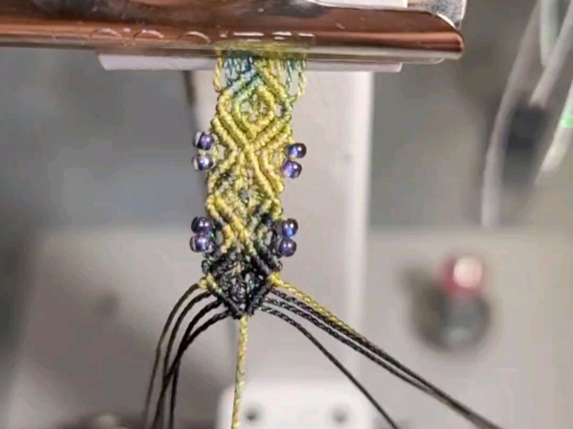 手绳荡漾,编织青春!教程视频来自@结结欢喜