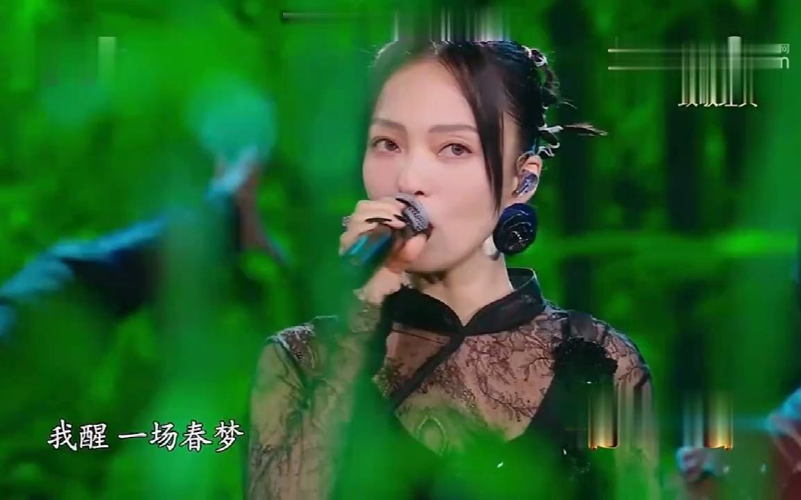 《刀剑如梦》倚天屠龙记主题曲,演唱:张韶涵 黄明昊